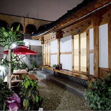 Heungbuga Hanok Jeonju Exterior photo
